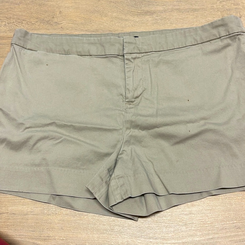 Woman shorts size 10